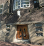 Oude ingang van De Joodsche Invalide
              <br/>
              Marcel Westhoff, 2015